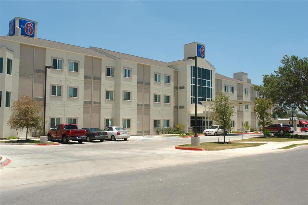 מלון Baymont By Wyndham San Antonio Airport מראה חיצוני תמונה